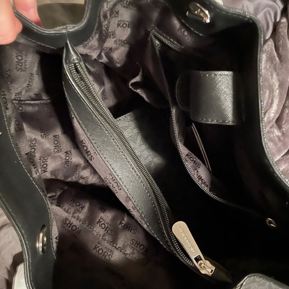 michael kors bag - Picture 2 of 2